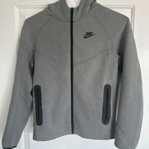 Nike Tech Black and Gray Textured Jacket size kids large